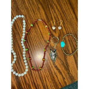 Lot of jewelry